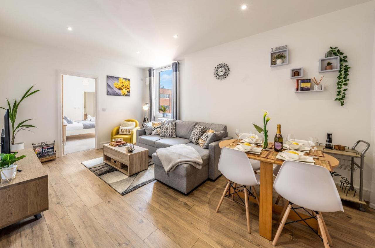 Mission Wave - Venture Apartment Staines-upon-Thames