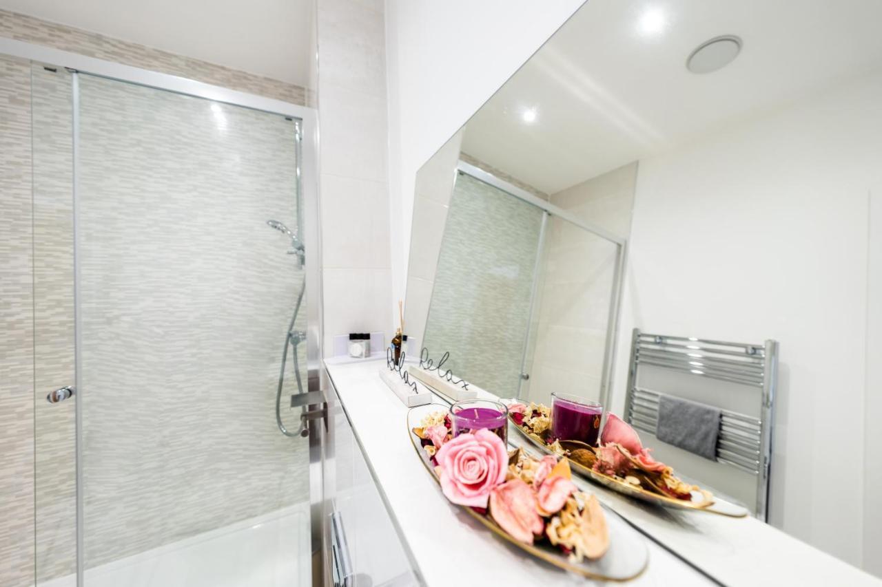 Mission Wave - Venture Apartment Staines-upon-Thames